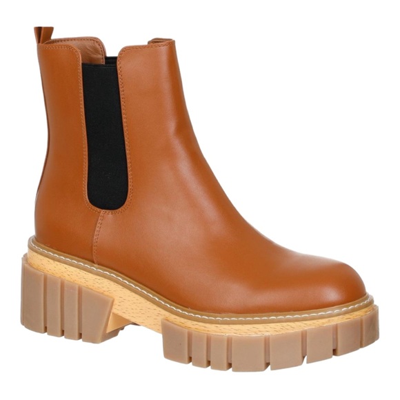 Madden Girl Pheobe Women's Platform Lug Sole Chelsea Boot LIKE NEW - Picture 7 of 16